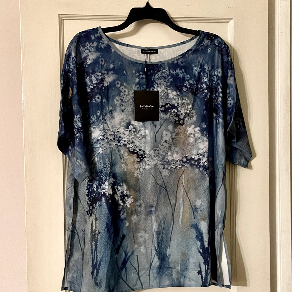 New With Tag, Soft Top with Beautiful Pattern Size M